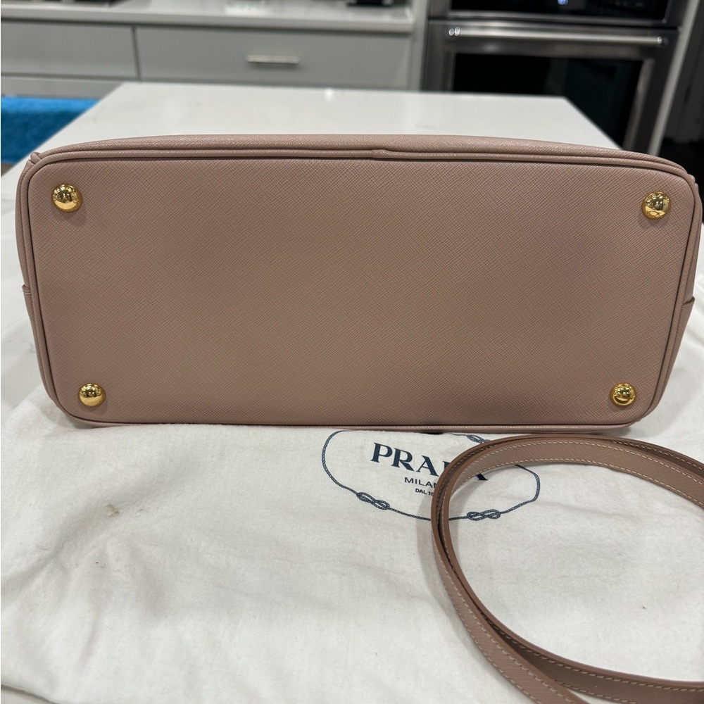 Lux Prada Galleria Saffiano leather tote - Picture 11 of 16
